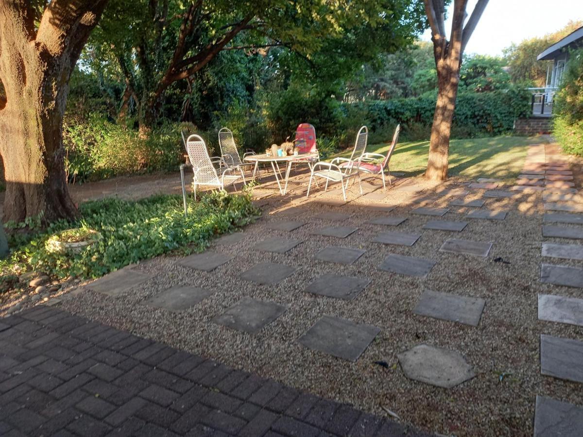 Credo Guest House Блоемфонтейн Екстериор снимка