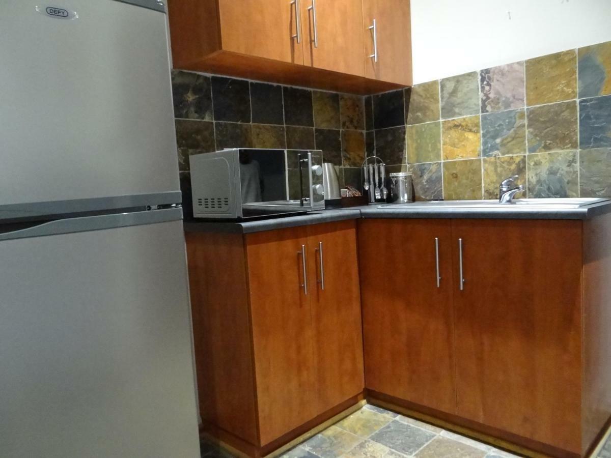 Credo Guest House Блоемфонтейн Екстериор снимка