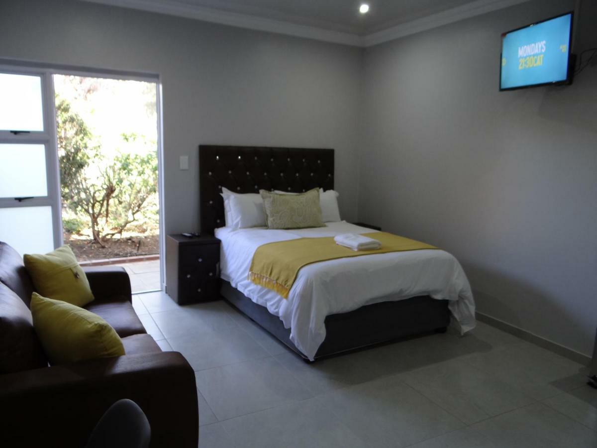 Credo Guest House Блоемфонтейн Екстериор снимка