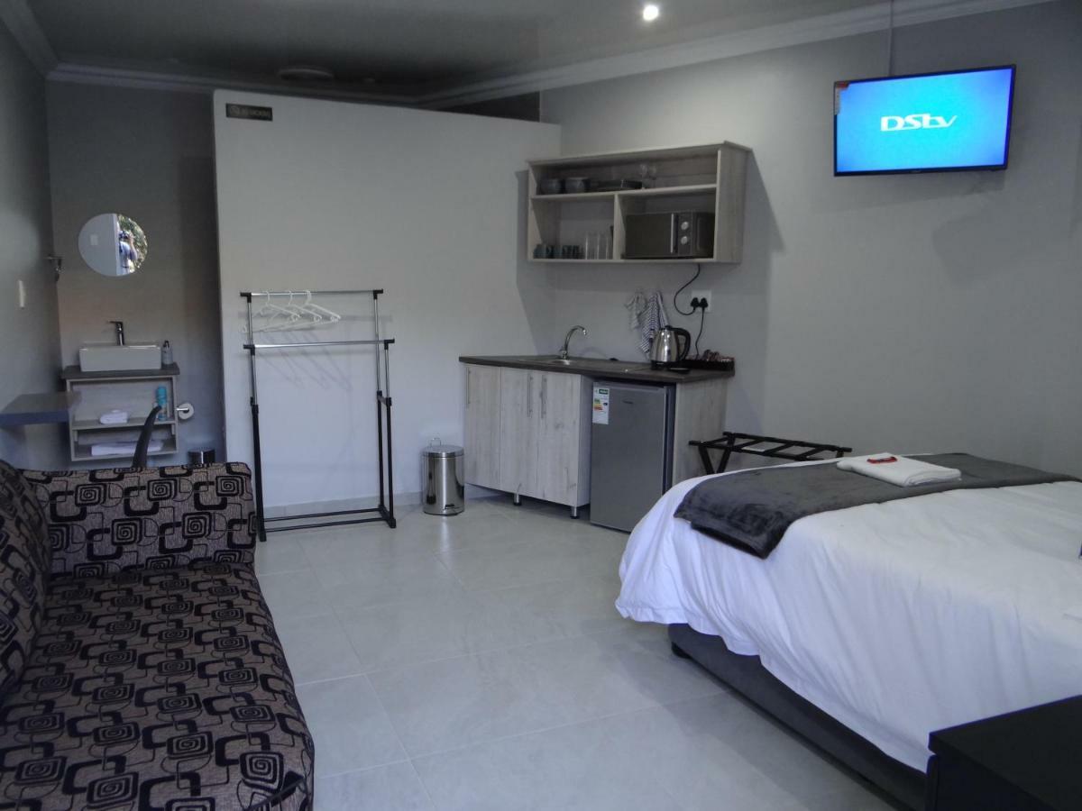 Credo Guest House Блоемфонтейн Екстериор снимка