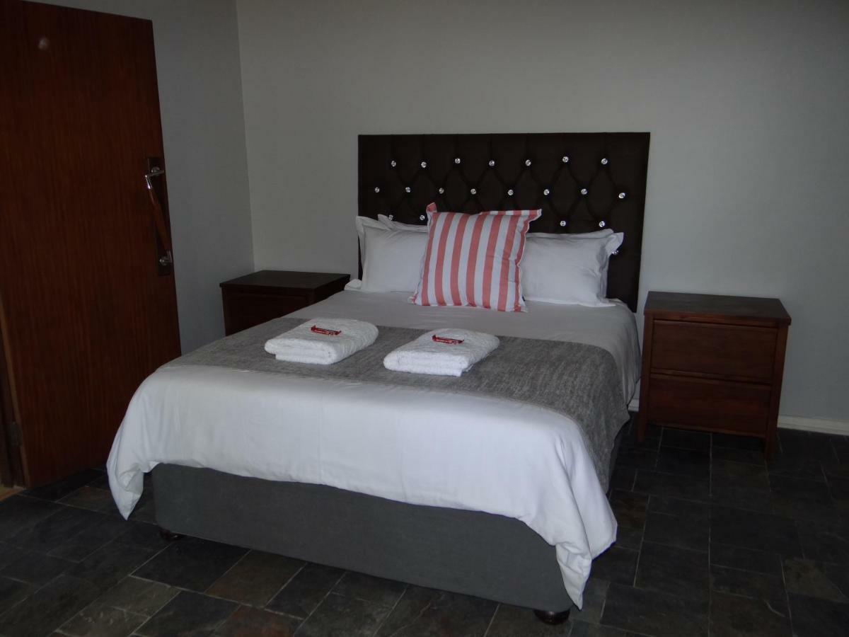 Credo Guest House Блоемфонтейн Екстериор снимка